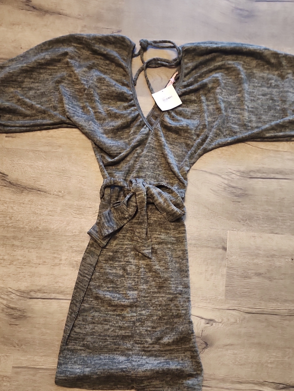 Women’s Gray Soft Tie-Waist V-Neck Sweater Dress - M